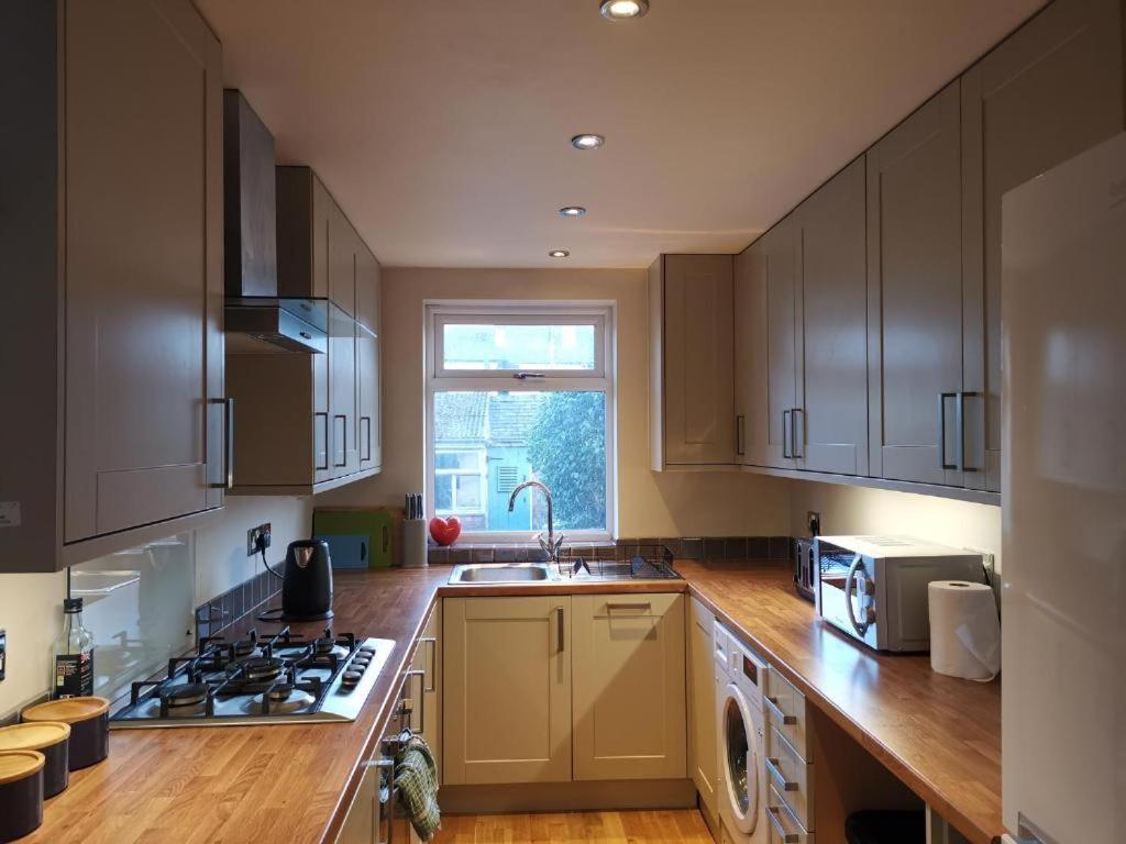Derby Pride Park Private Ensuite Room- 2 Beds- Free Parking Exterior foto