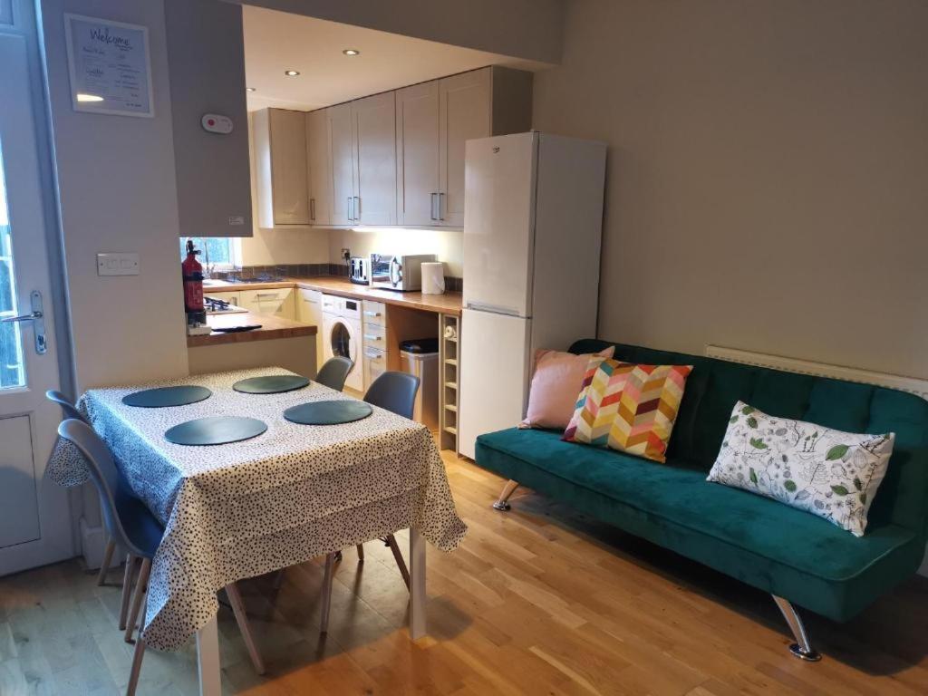 Derby Pride Park Private Ensuite Room- 2 Beds- Free Parking Exterior foto
